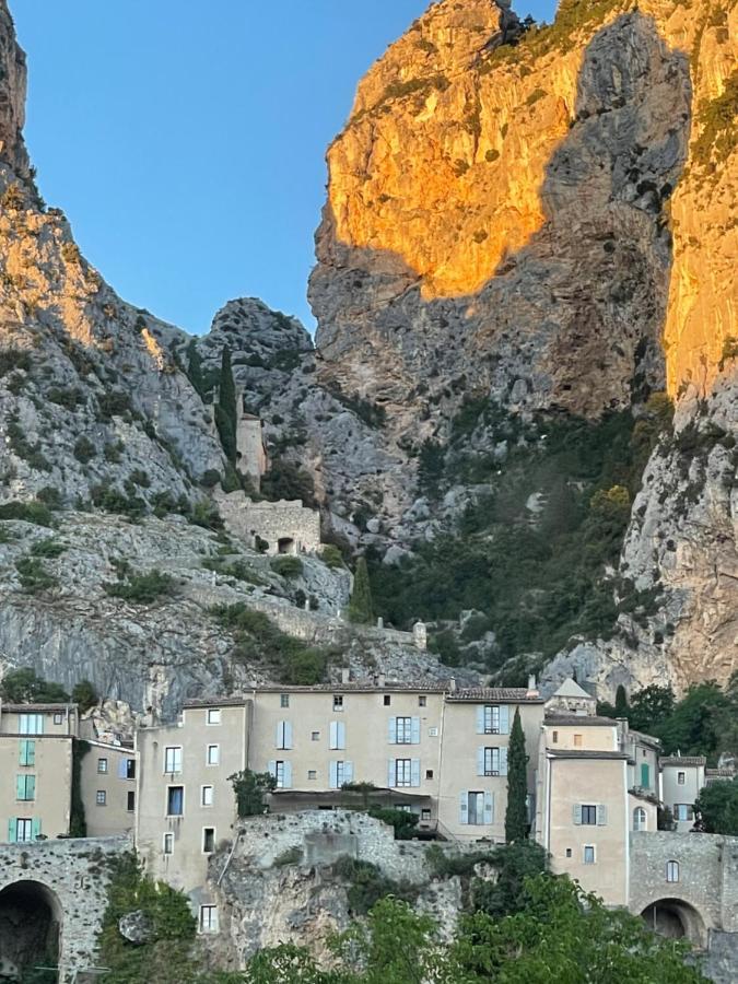 Hotel Particulier Des Lumieres Moustiers-Sainte-Marie Luaran gambar